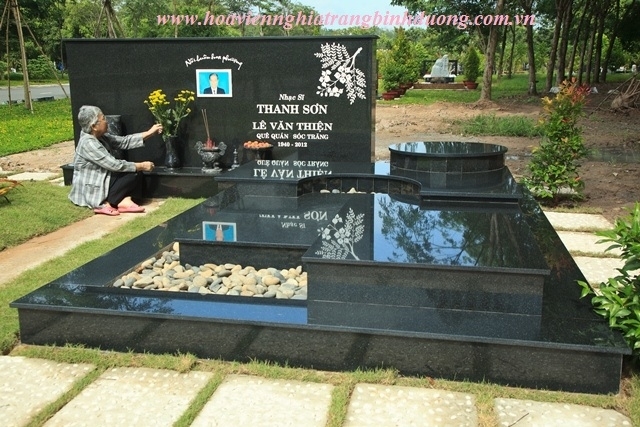 [Hình ảnh] Phần mộ của nhạc sĩ Thanh Sơn tại Hoa viên Nghĩa Trang Bình Dương | Thanh Sơn & Những sáng tác để đời